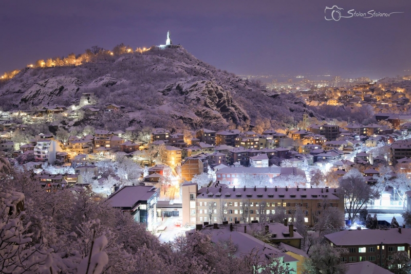 До минус 13 тази нощ, очакват се поледици